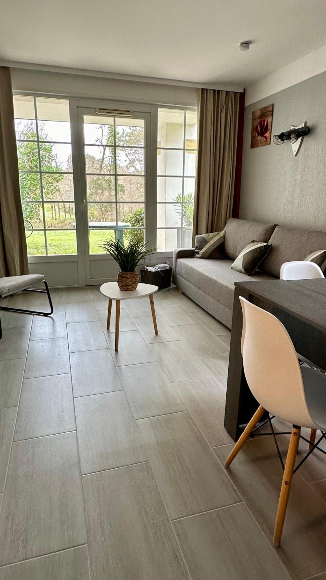 Appartement En Residence Pierre Et Vacance Au Golf بيسكاروس المظهر الخارجي الصورة