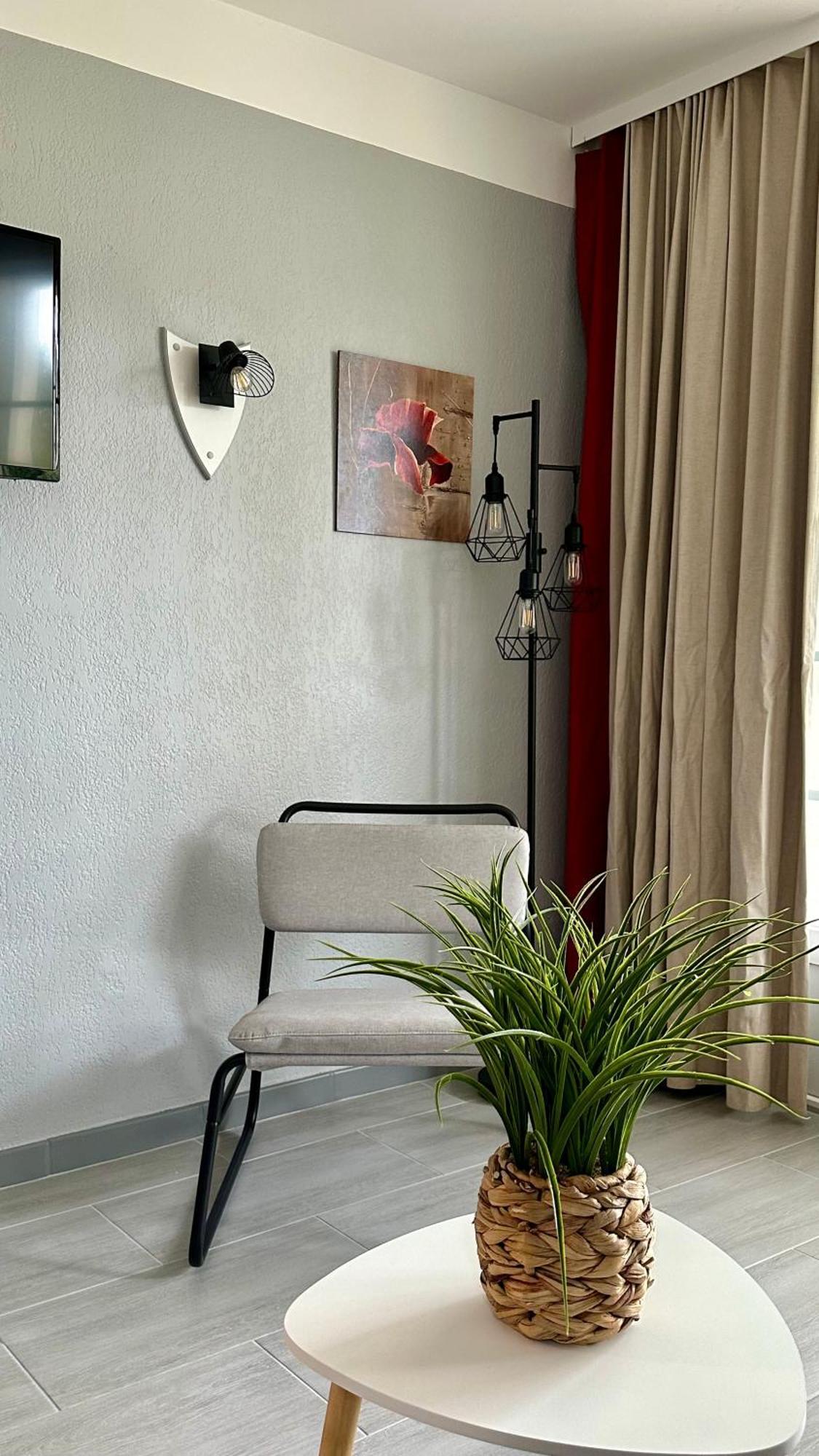 Appartement En Residence Pierre Et Vacance Au Golf بيسكاروس المظهر الخارجي الصورة